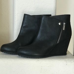 Kenneth Cole Reaction Booties